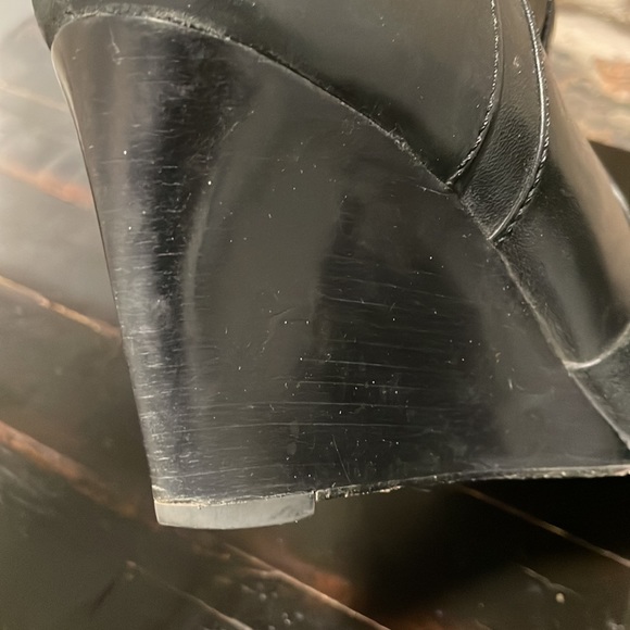 Tory Burch wedge booties! Size 8 - Picture 6 of 6